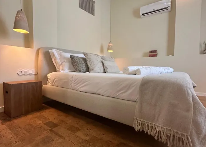 Oryza Guest House& Suites